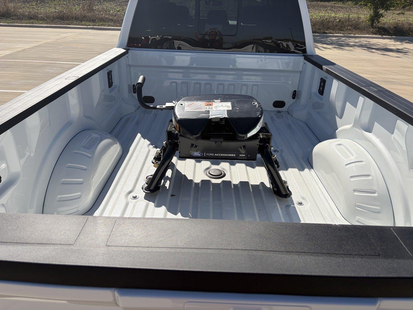 2027 Ford Super Duty F-350 DRW LARIAT