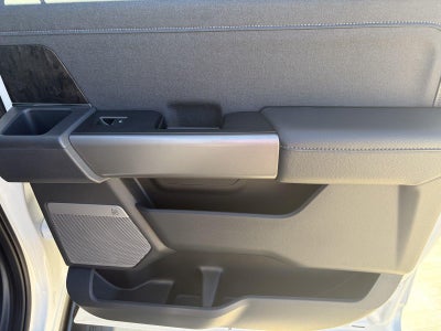 2027 Ford Super Duty F-350 DRW LARIAT