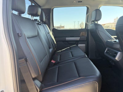 2027 Ford Super Duty F-350 DRW LARIAT