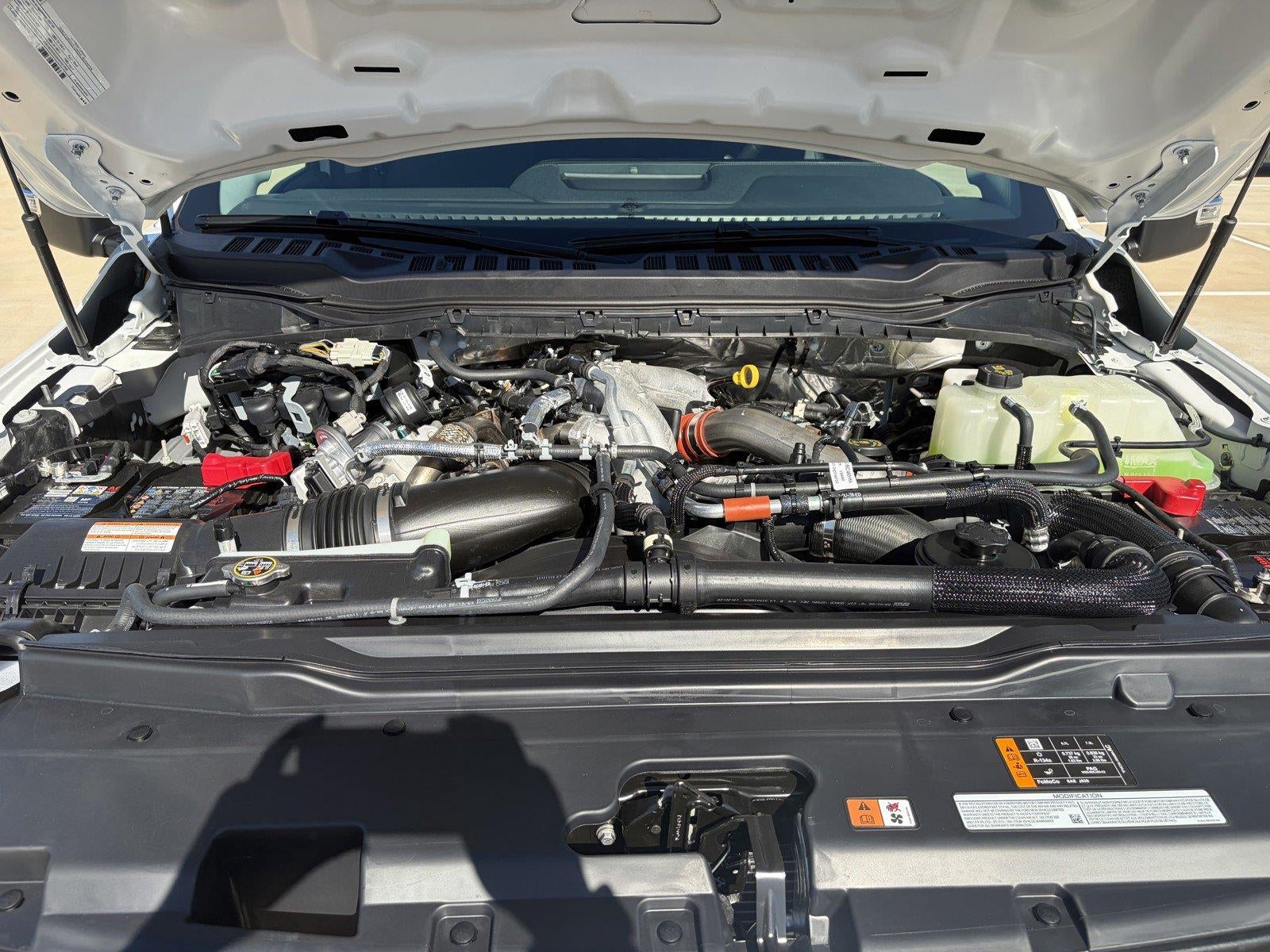 2027 Ford Super Duty F-350 DRW LARIAT