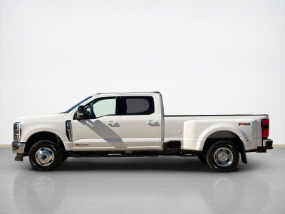 2027 Ford Super Duty F-350 DRW LARIAT