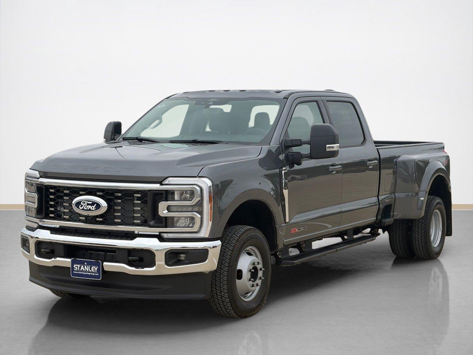 2027 Ford Super Duty F-350 DRW XLT