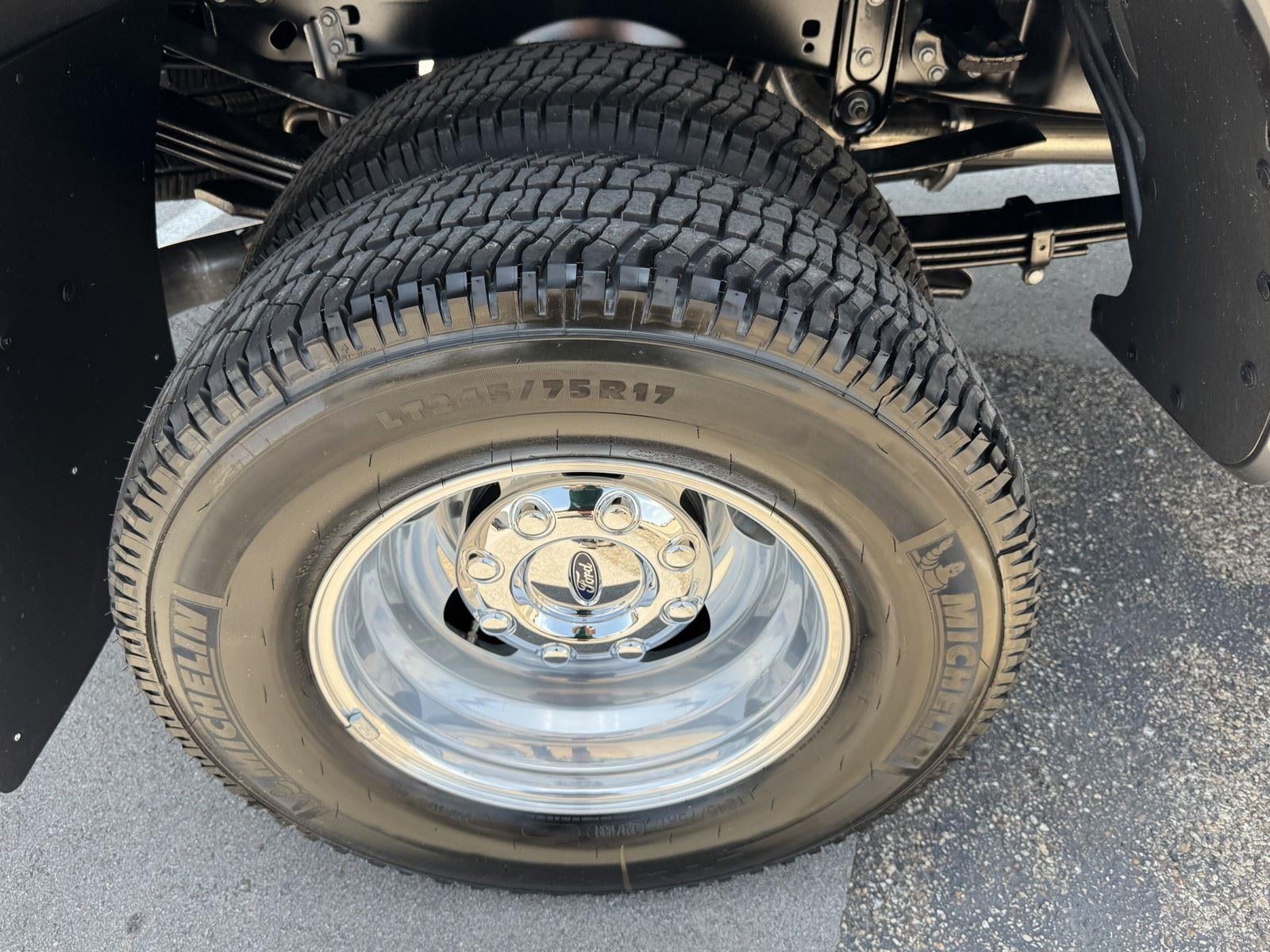 2026 Ford Super Duty F-350 DRW LARIAT