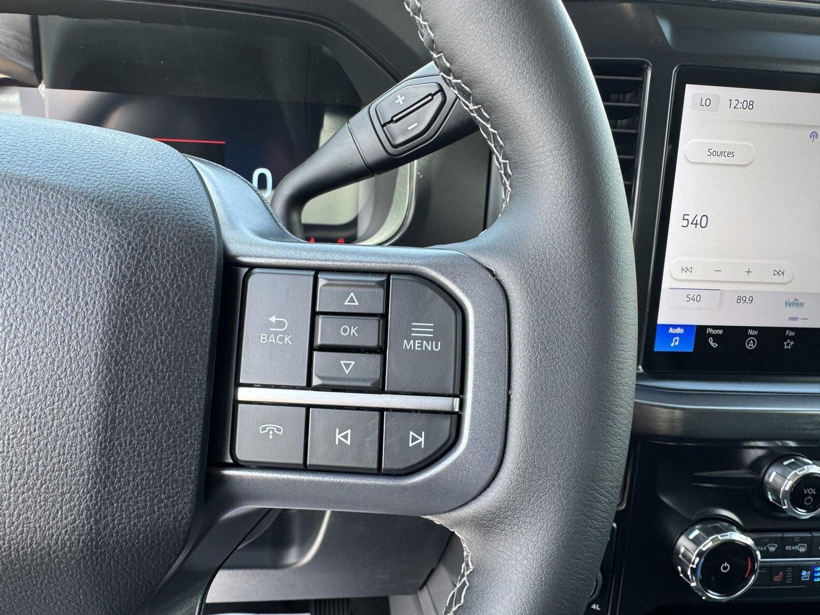2026 Ford Super Duty F-350 DRW LARIAT