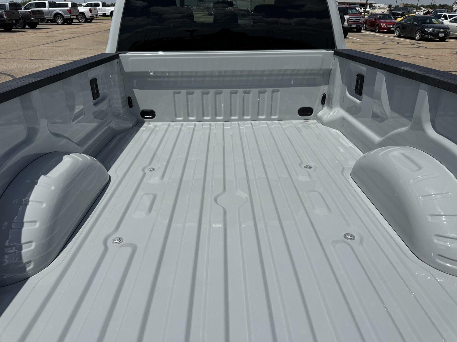 2026 Ford Super Duty F-350 DRW LARIAT