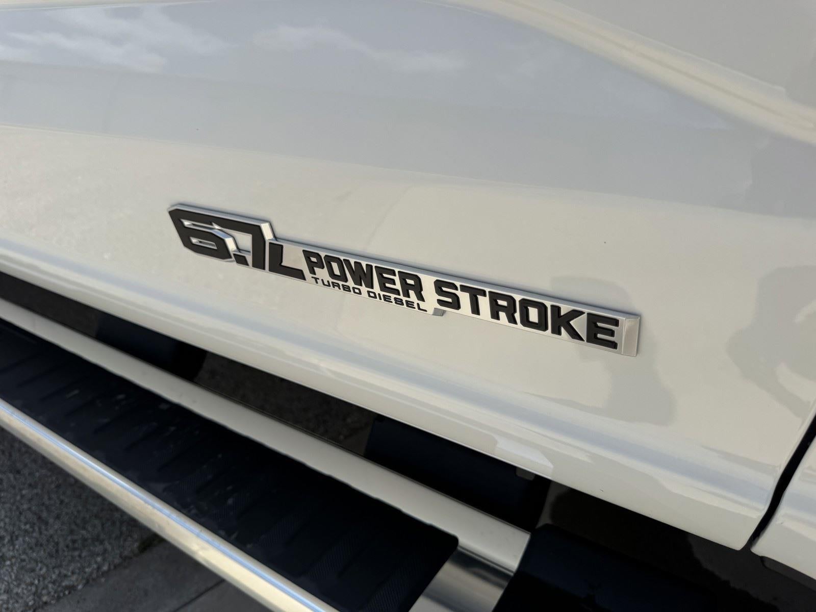 2026 Ford Super Duty F-350 DRW LARIAT