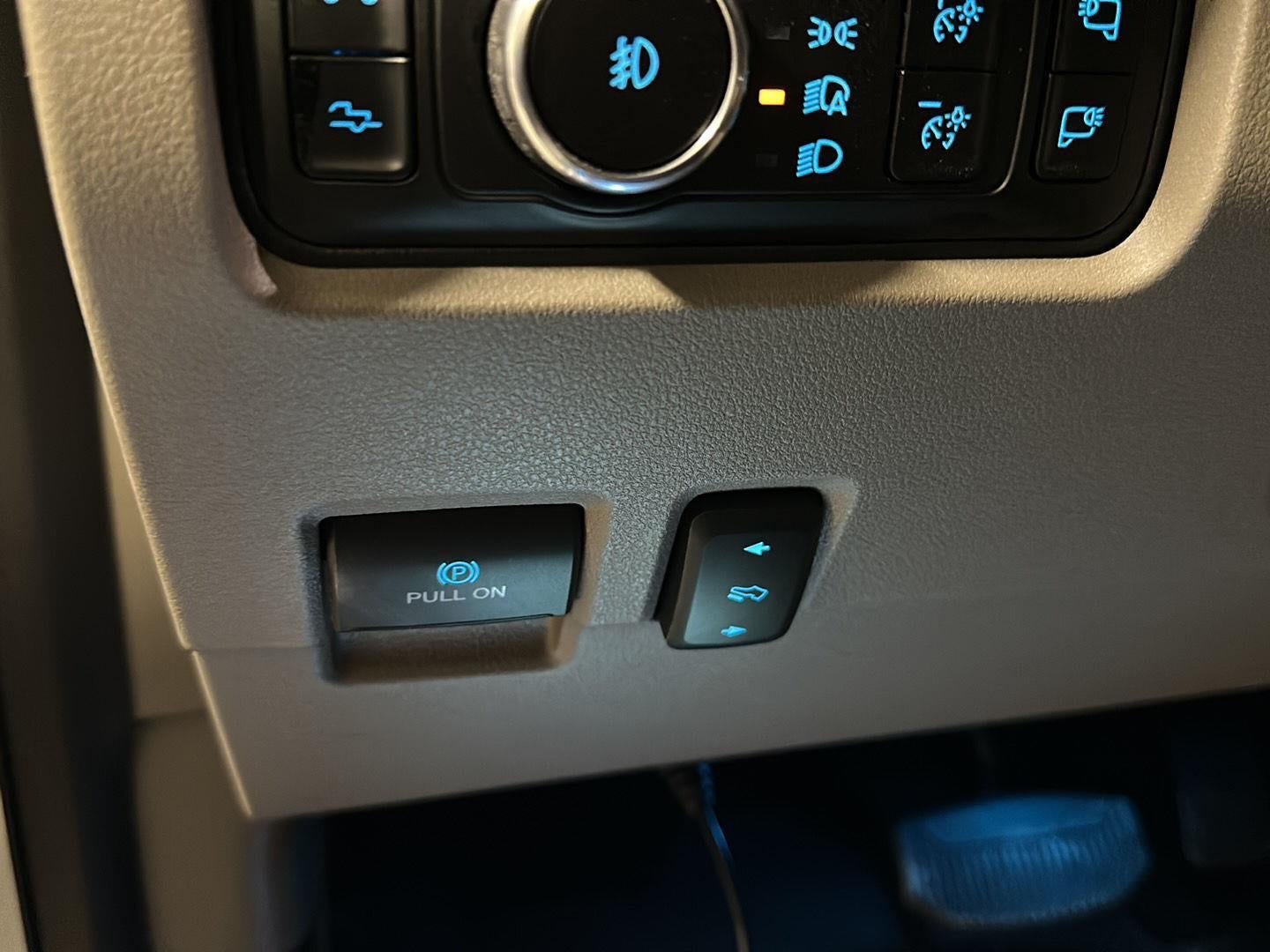 2025 Ford Super Duty F-450 DRW Platinum