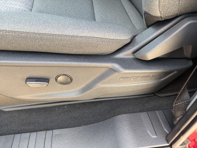 2027 Ford Super Duty F-350 SRW XLT