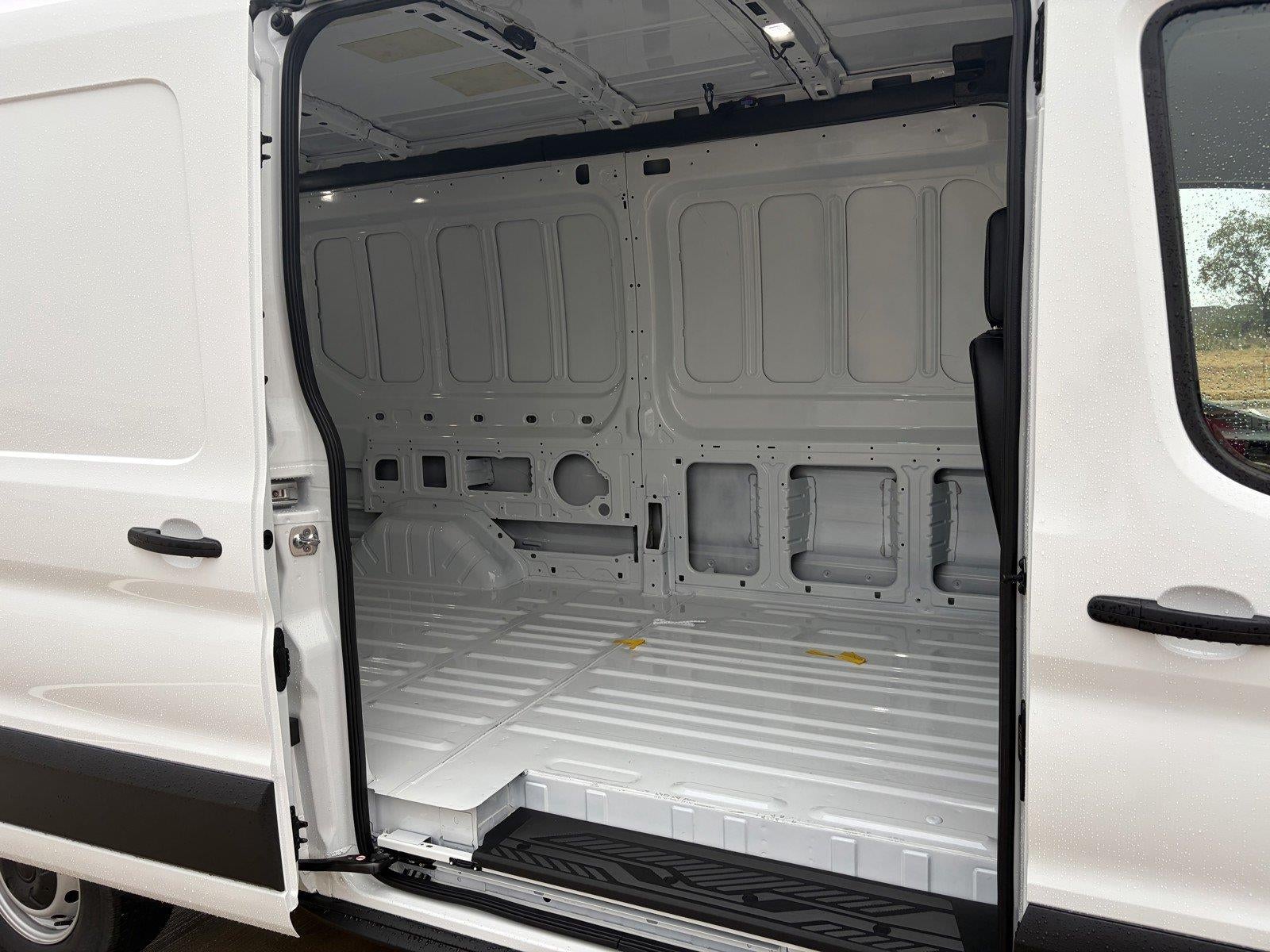 2027 Ford Transit Cargo Van T-250 148 MED RF 9150 GV