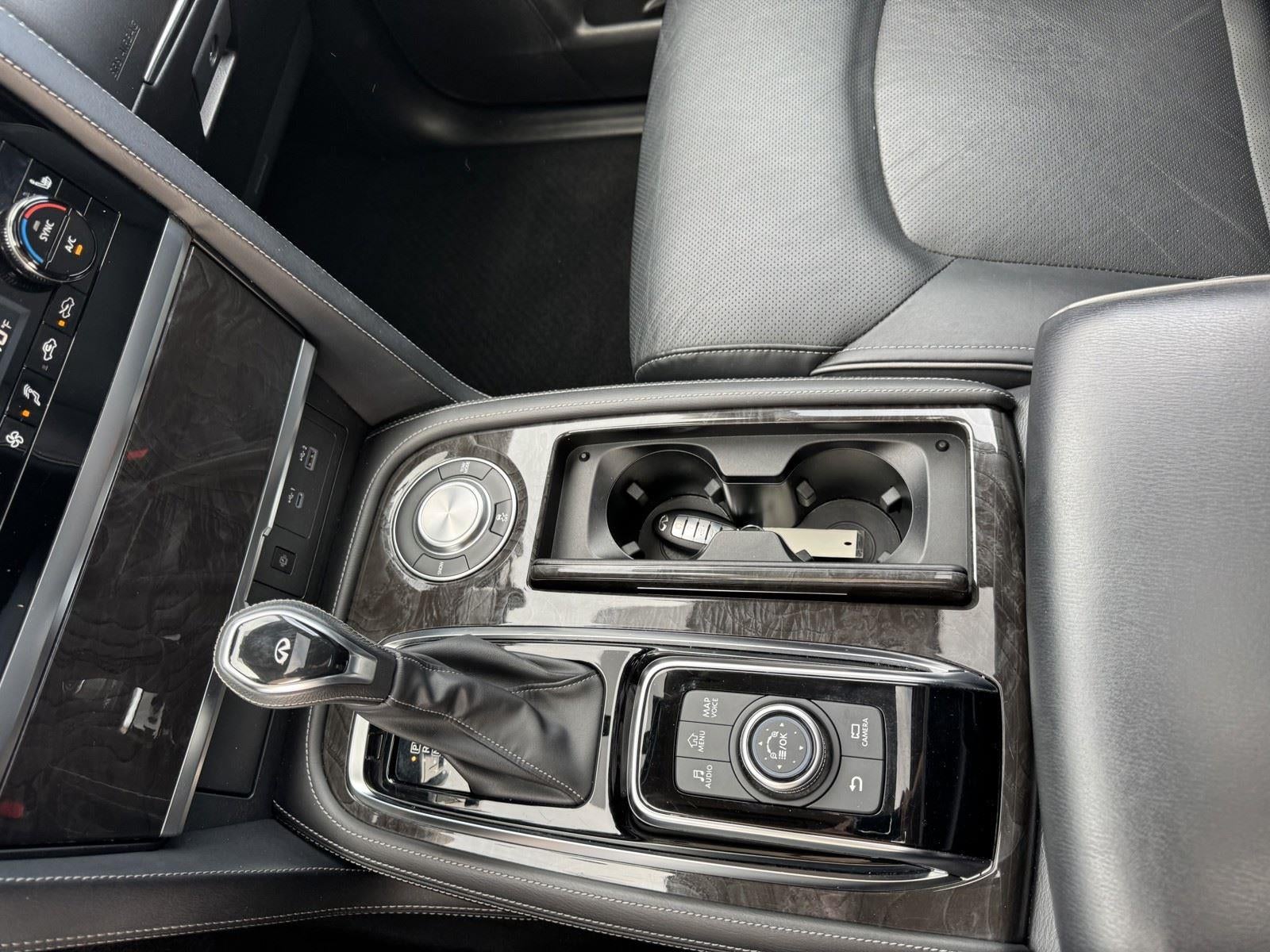 2024 INFINITI QX80 LUXE