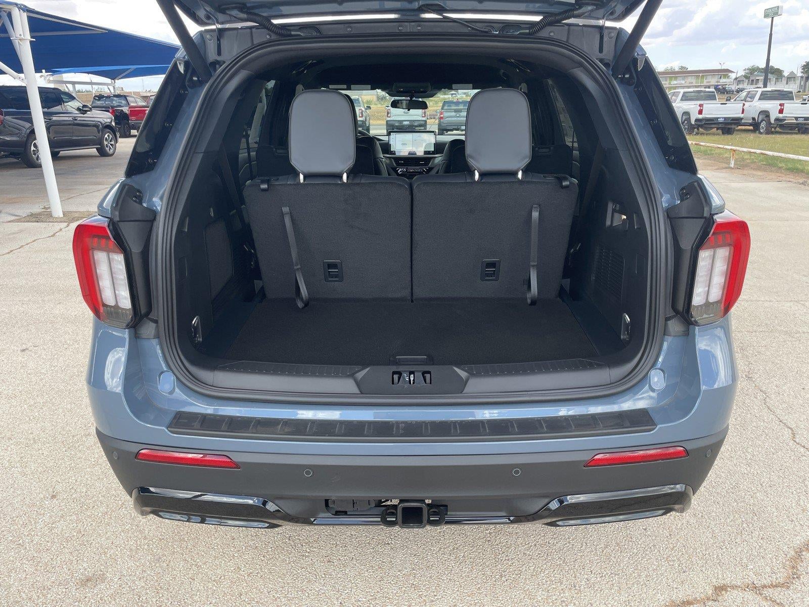 2027 Ford Explorer 4-Door 4DR RWD ST-LINE