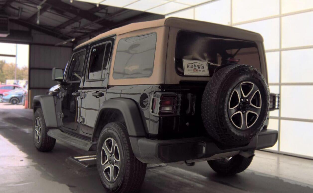 2020 Jeep Wrangler Unlimited Black and Tan