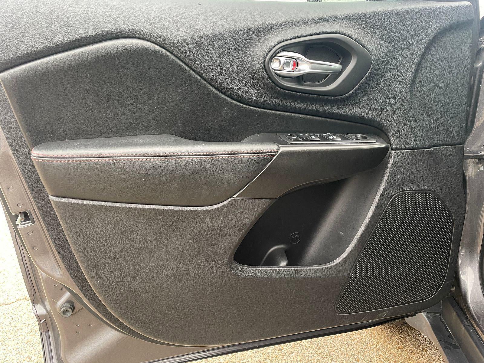 2020 Jeep Cherokee Trailhawk