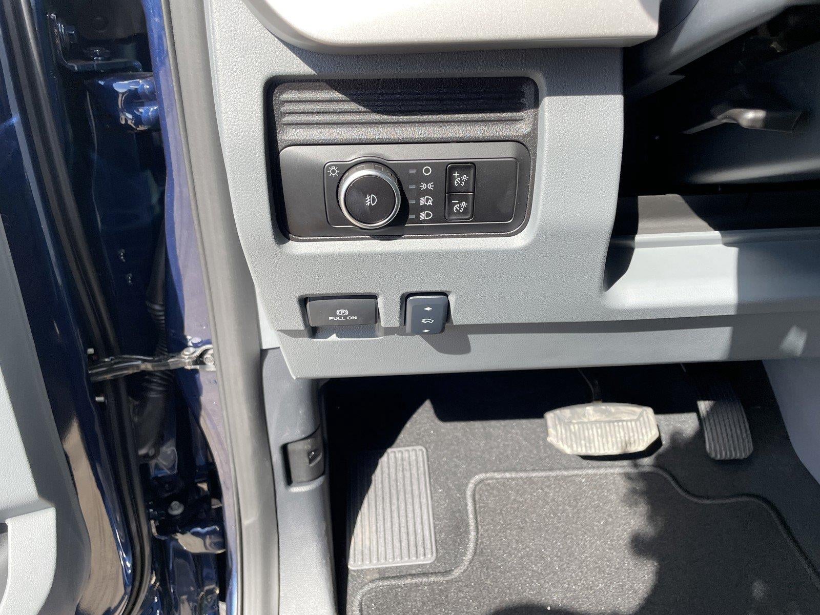 2027 Ford Super Duty F-350 SRW XL