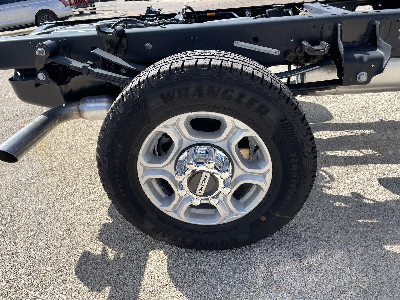 2027 Ford Super Duty F-350 SRW XL
