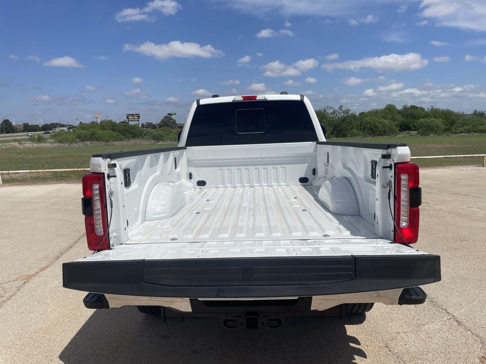 2026 Ford Super Duty F-350 SRW LARIAT