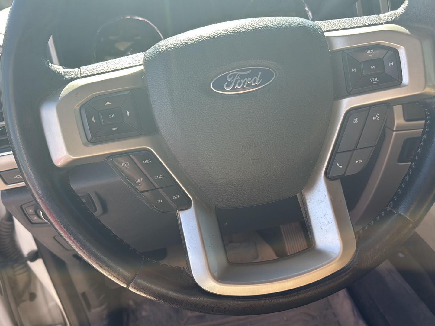 2022 Ford Super Duty F-350 SRW LARIAT