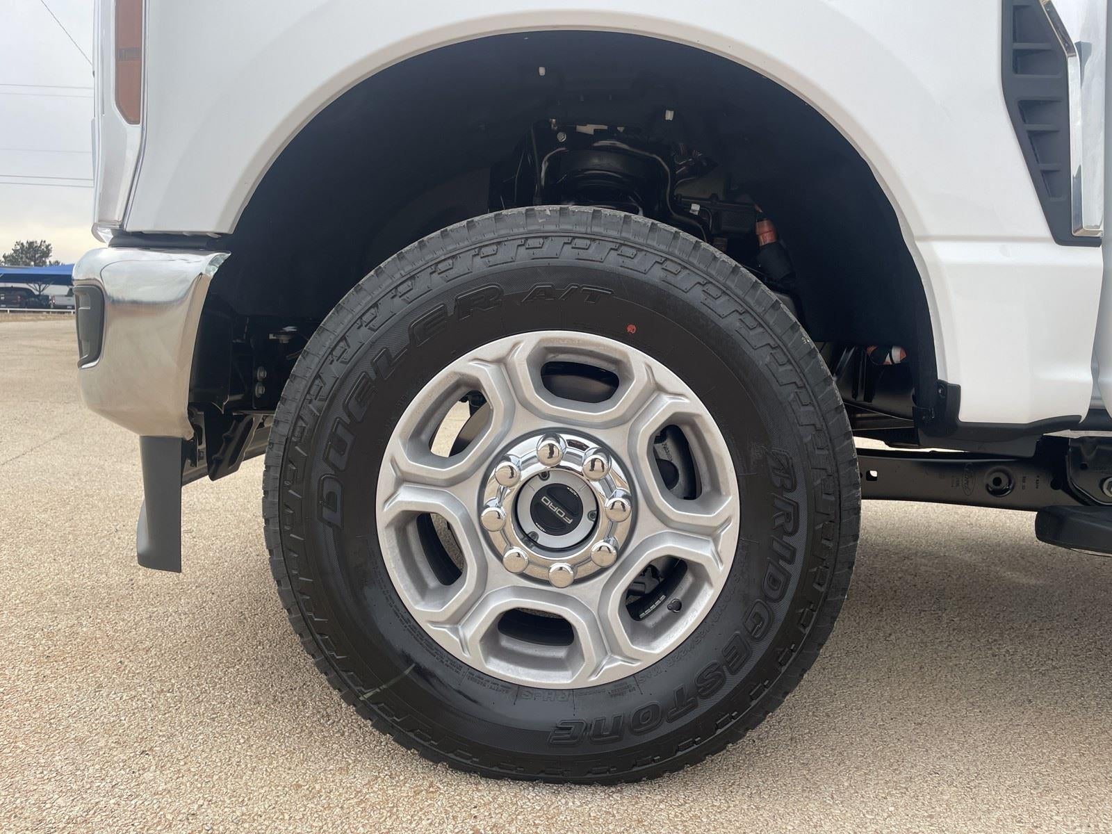 2026 Ford Super Duty F-350 SRW XLT