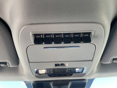 2027 Ford Super Duty F-350 DRW LARIAT