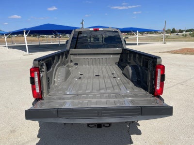 2027 Ford Super Duty F-350 DRW LARIAT