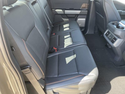 2027 Ford Super Duty F-350 DRW LARIAT