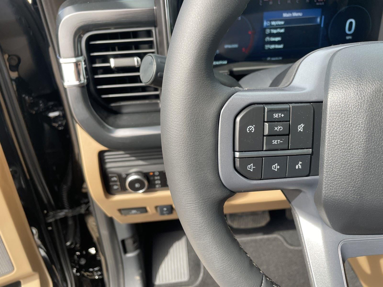 2026 Ford Super Duty F-350 DRW LARIAT