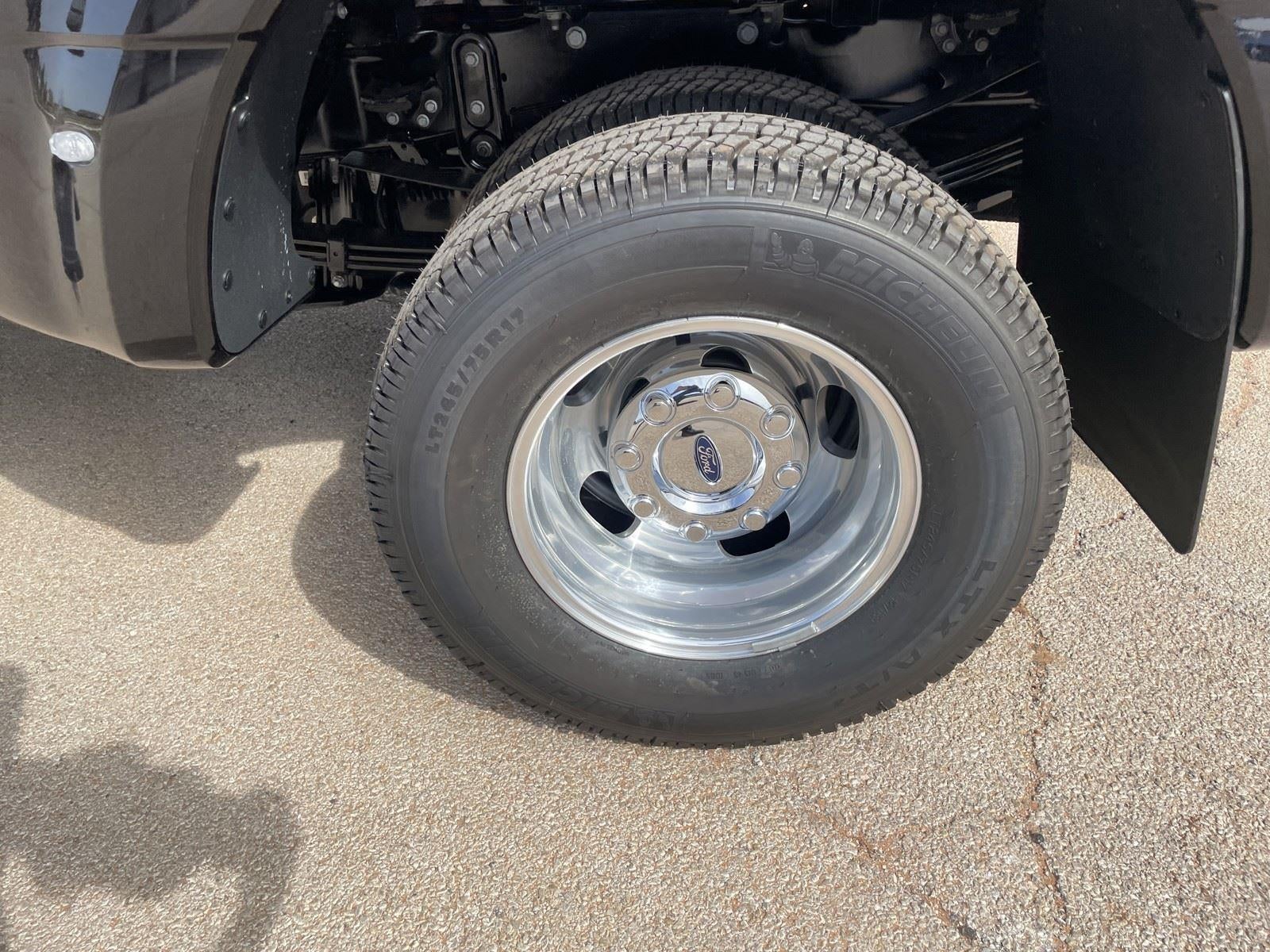 2026 Ford Super Duty F-350 DRW LARIAT