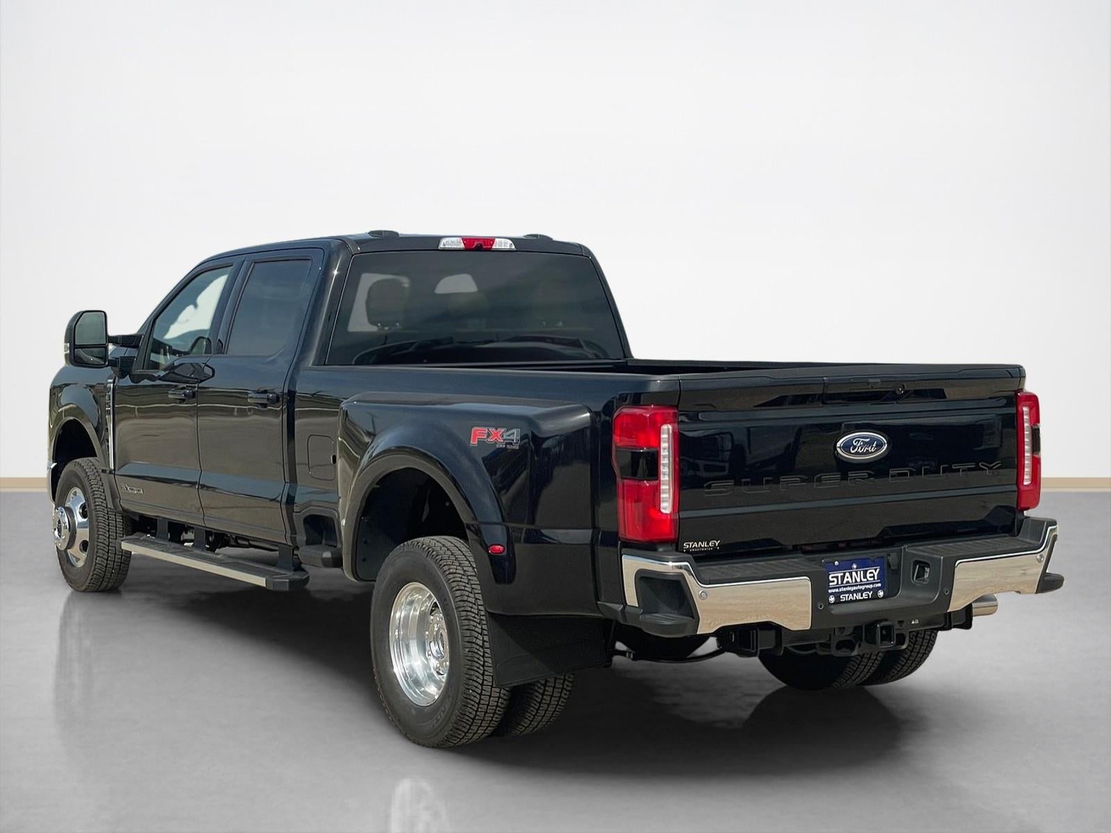 2026 Ford Super Duty F-350 DRW LARIAT