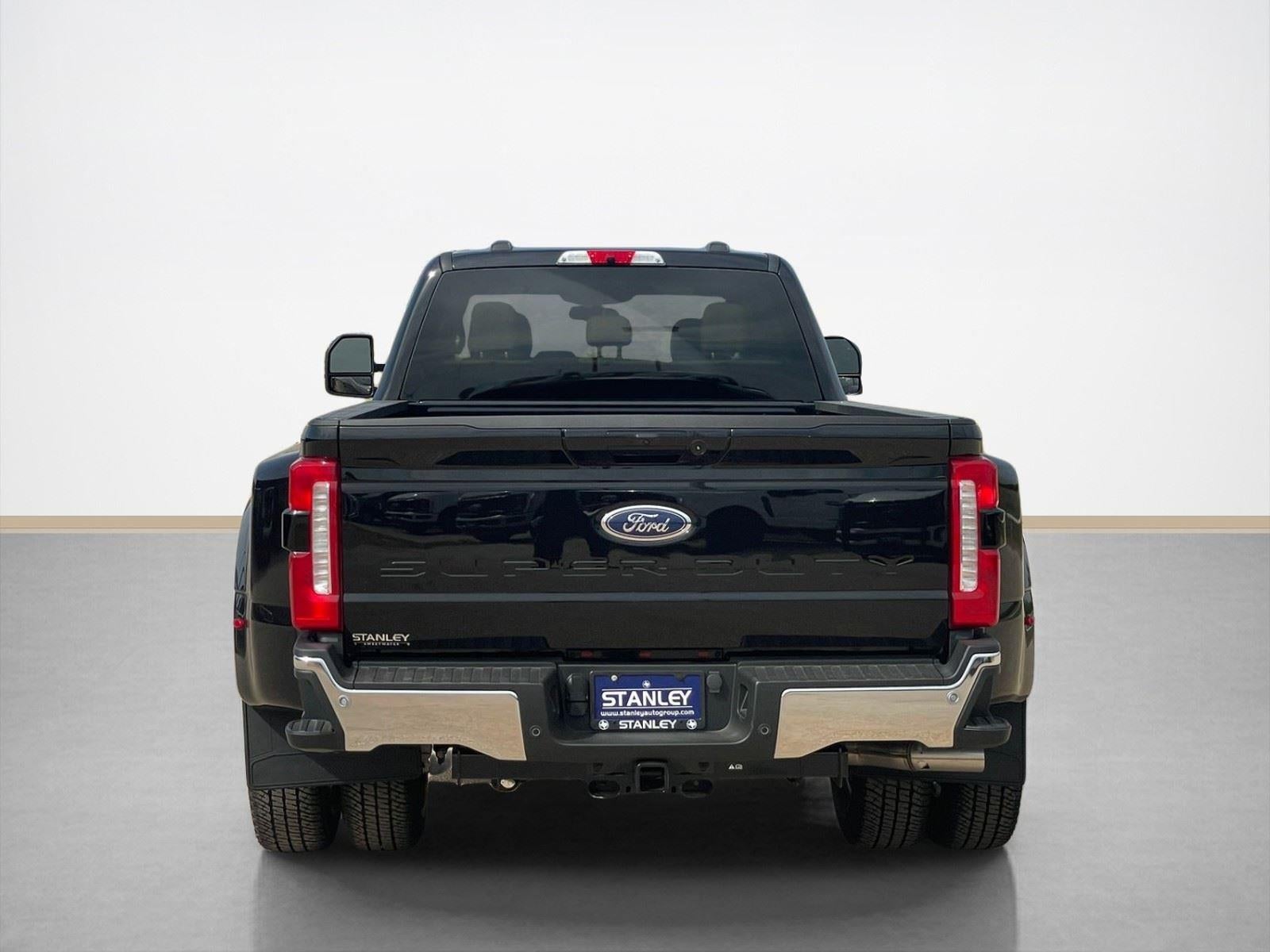 2026 Ford Super Duty F-350 DRW LARIAT