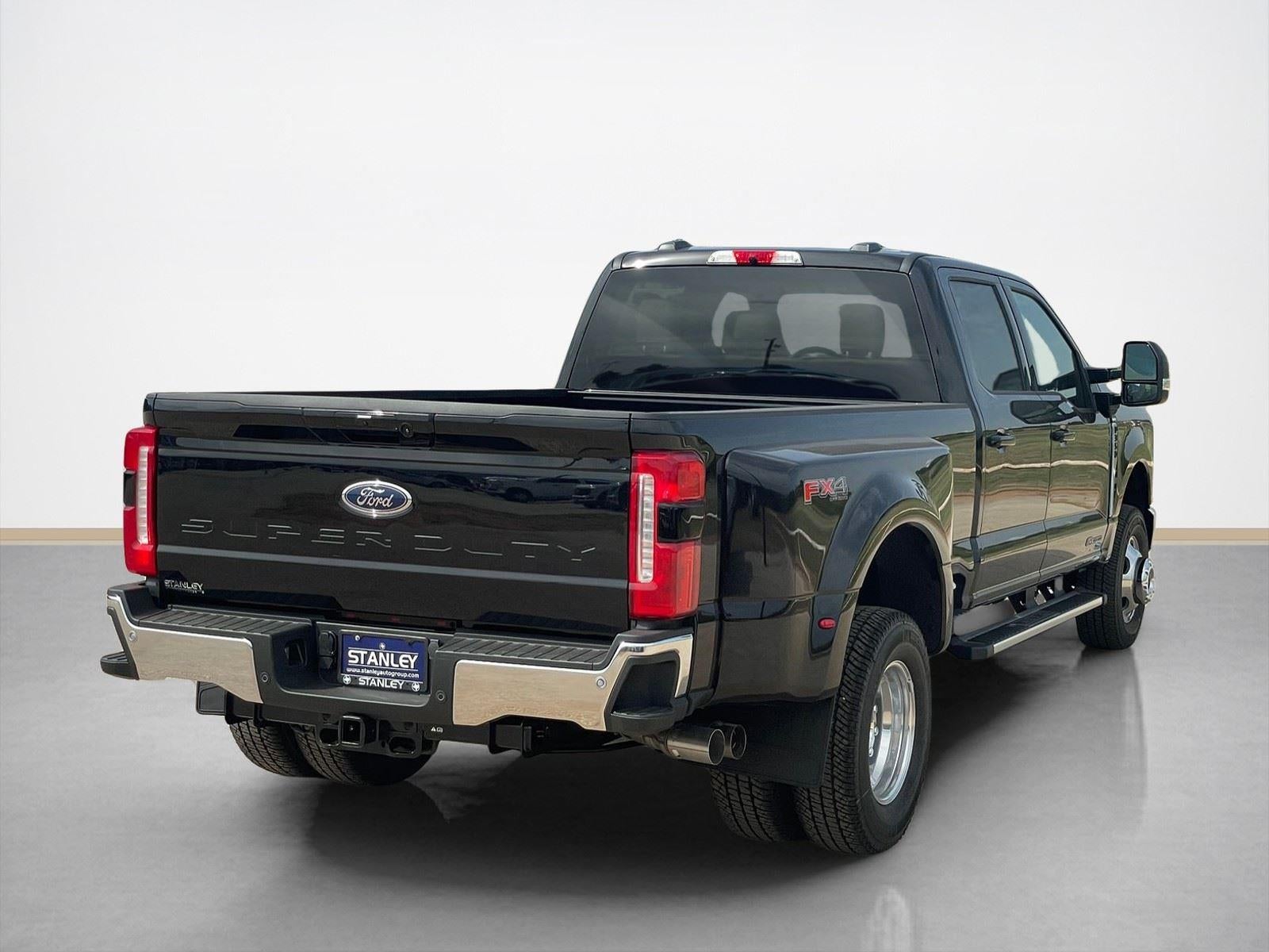 2026 Ford Super Duty F-350 DRW LARIAT