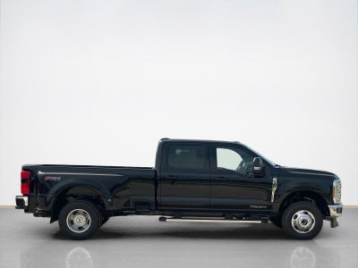 2026 Ford Super Duty F-350 DRW LARIAT