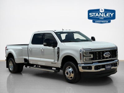 2026 Ford Super Duty F-350 DRW LARIAT