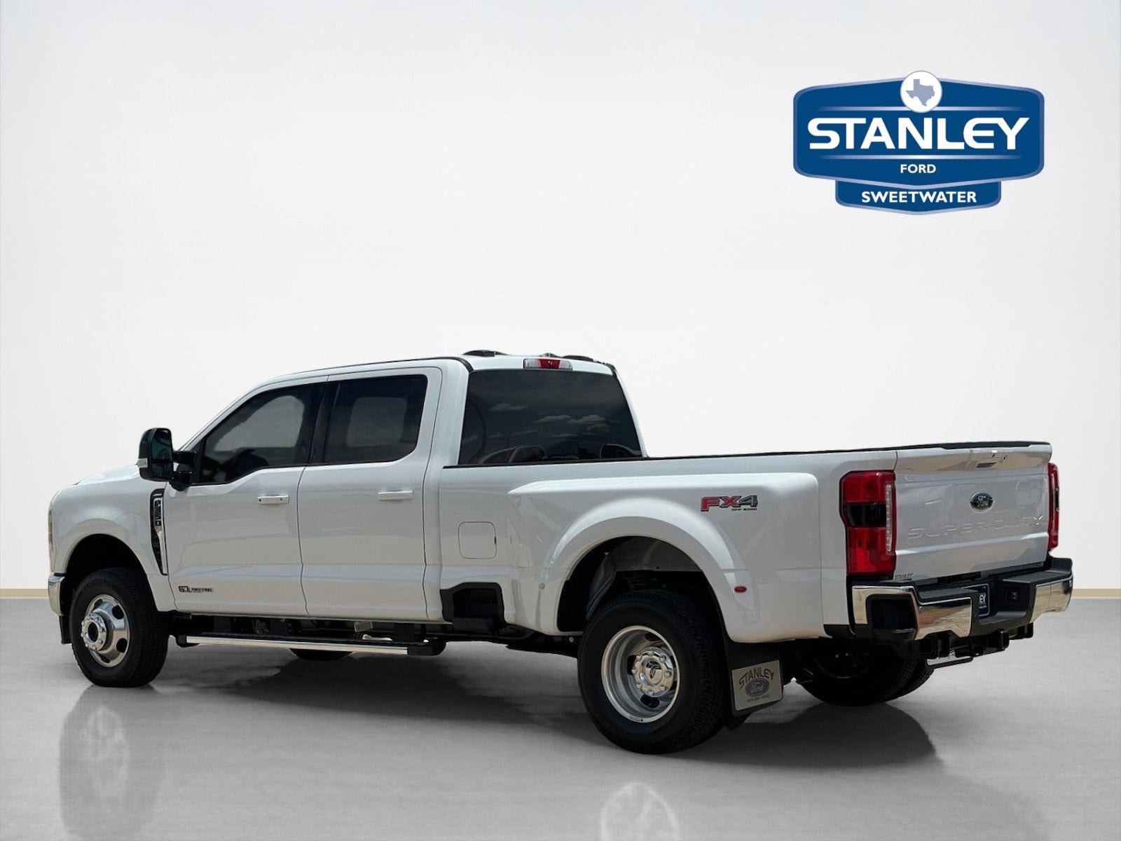 2026 Ford Super Duty F-350 DRW LARIAT