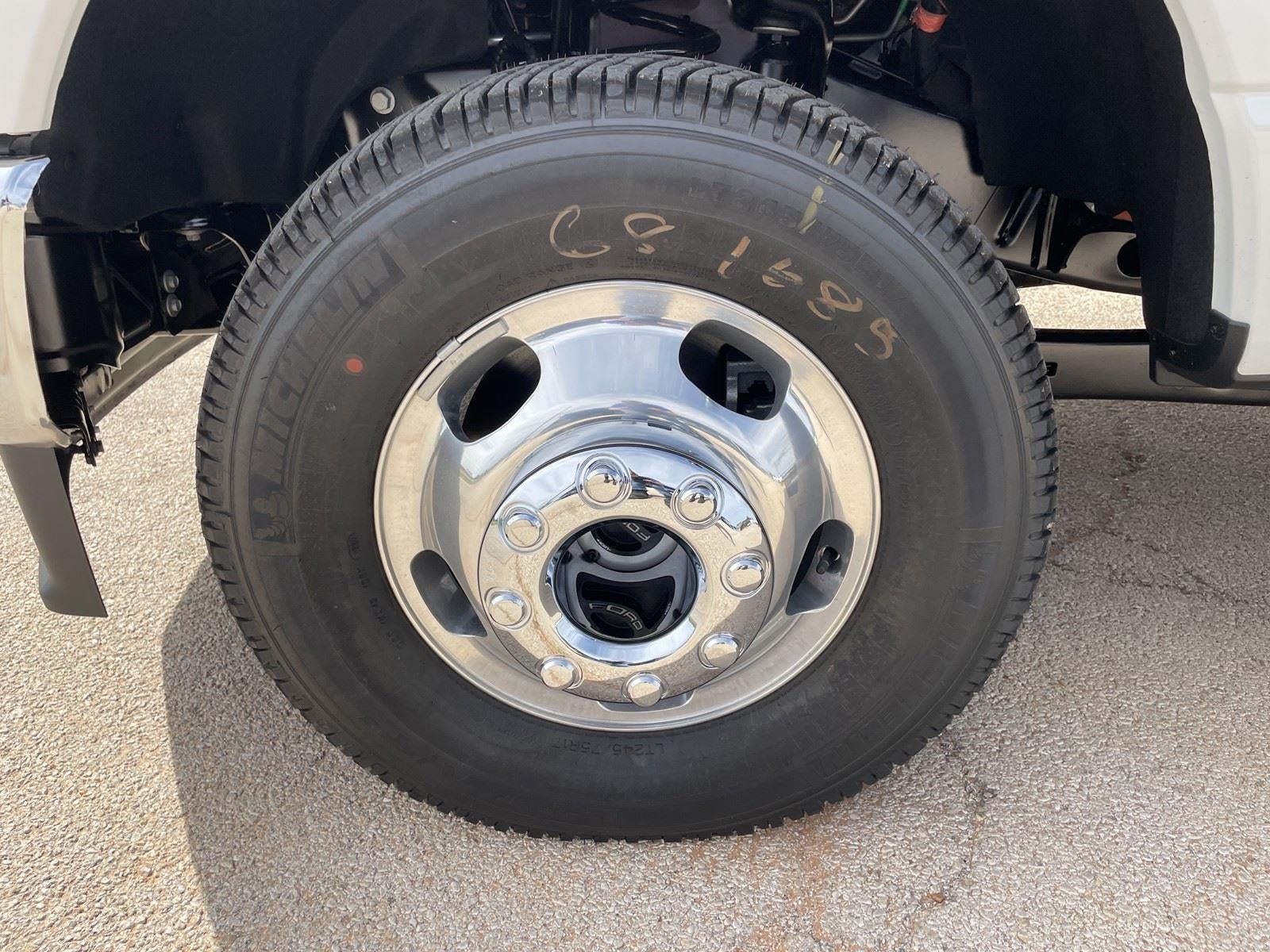 2026 Ford Super Duty F-350 DRW LARIAT