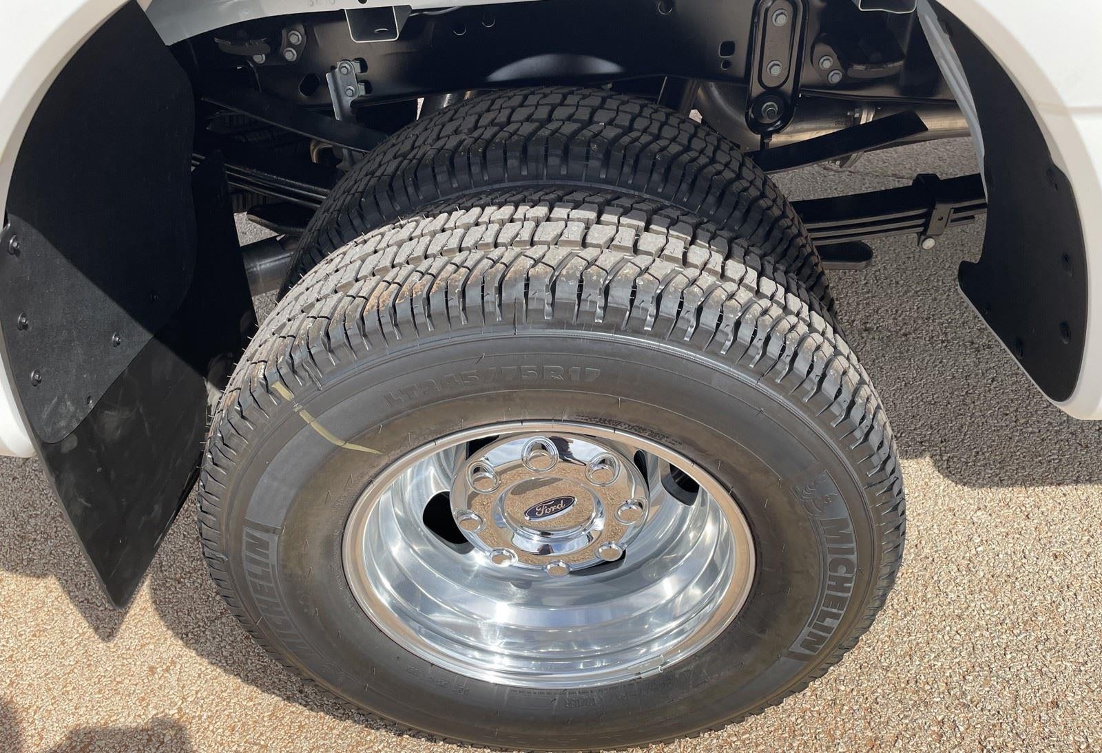 2026 Ford Super Duty F-350 DRW LARIAT