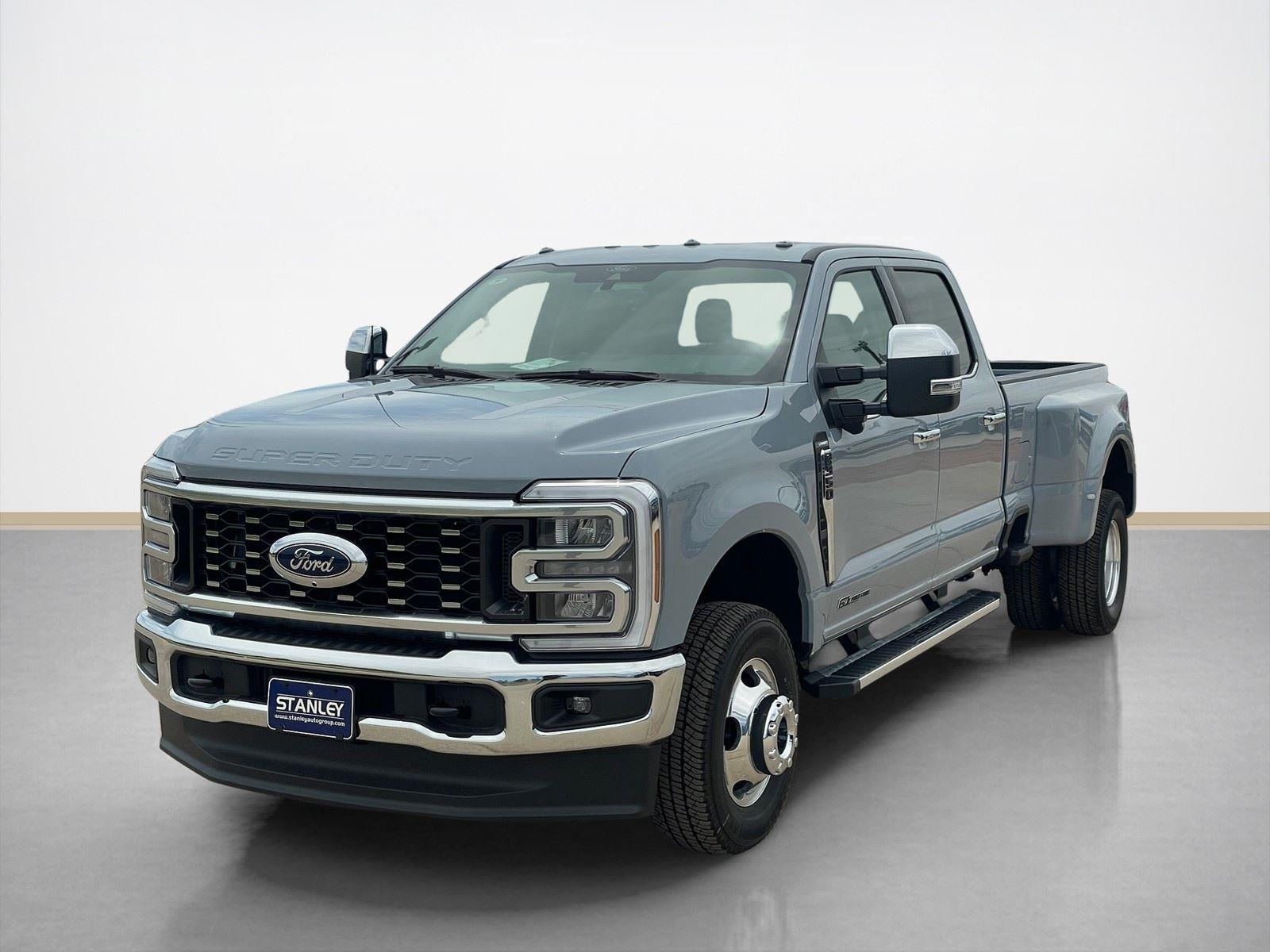 2026 Ford Super Duty F-350 DRW LARIAT