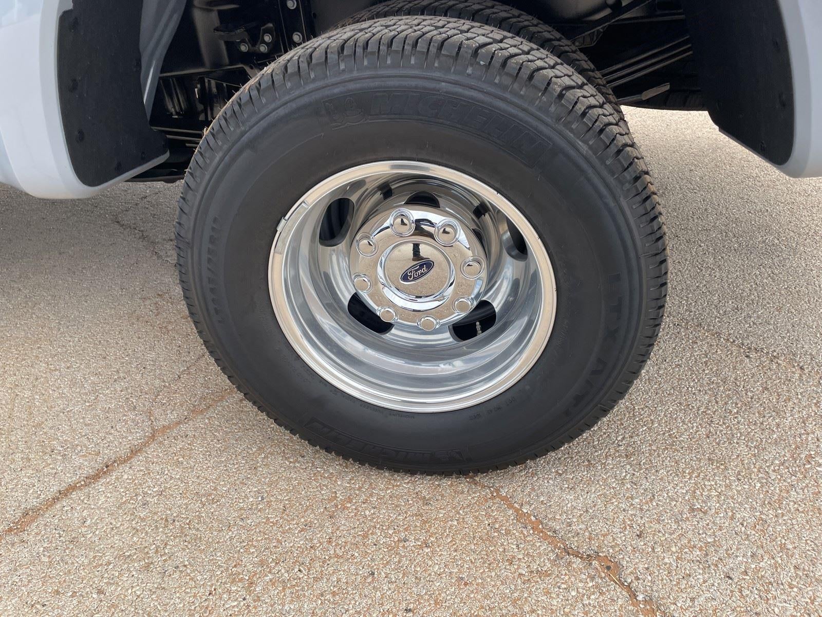 2026 Ford Super Duty F-350 DRW LARIAT