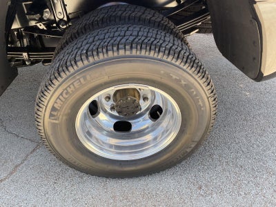 2026 Ford SUPER DUTY F-350 DRW LARIAT 4WD CREW CAB 8' BO