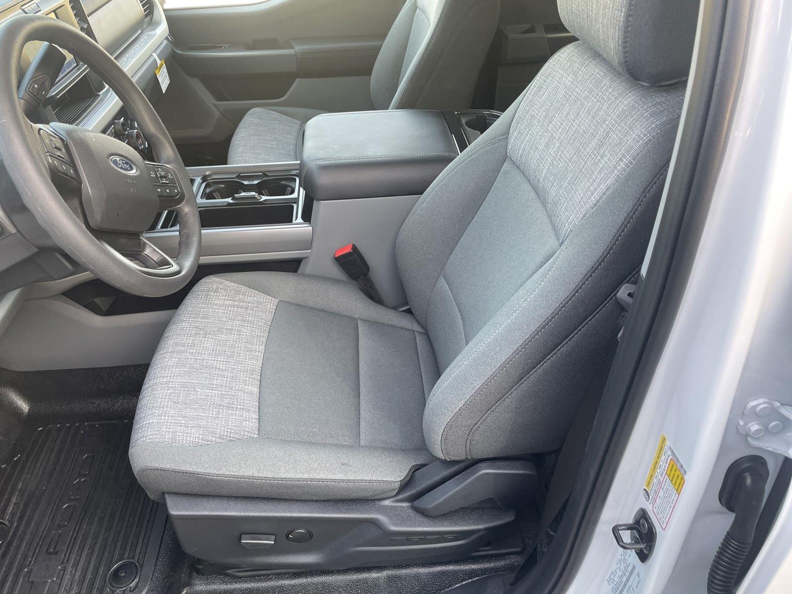 2026 Ford Super Duty F-450 DRW XLT