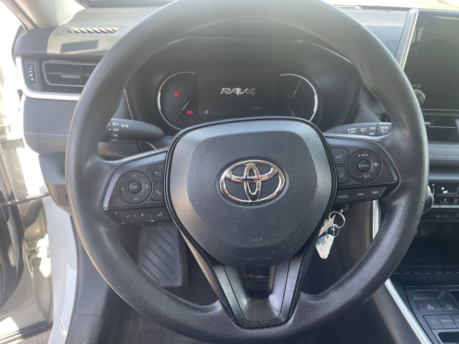 2023 Toyota RAV4 LE