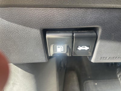 2022 Nissan Kicks SR