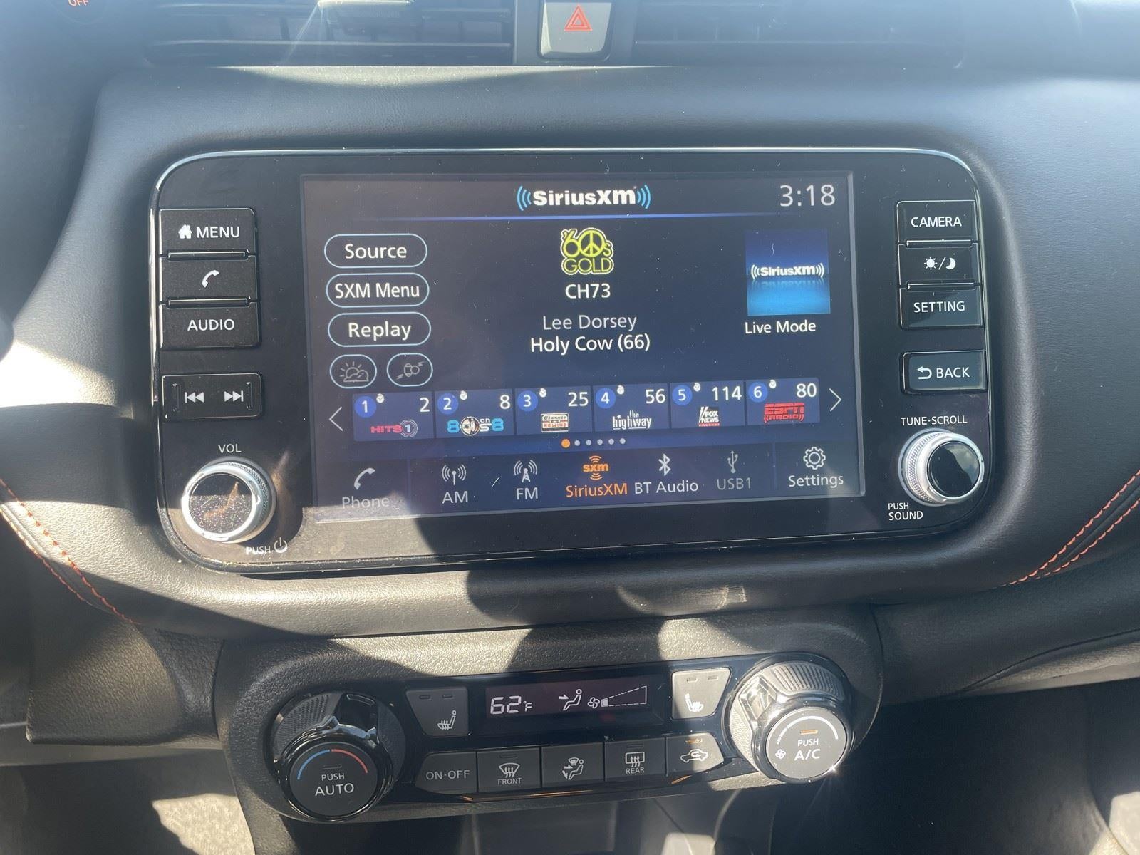 2022 Nissan Kicks SR