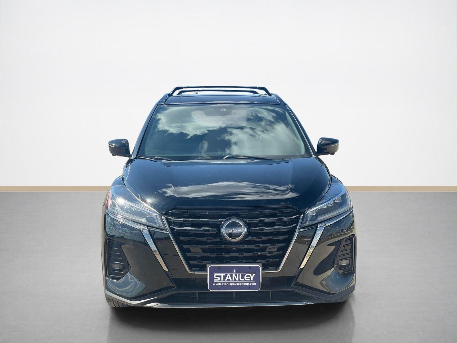 2022 Nissan Kicks SR