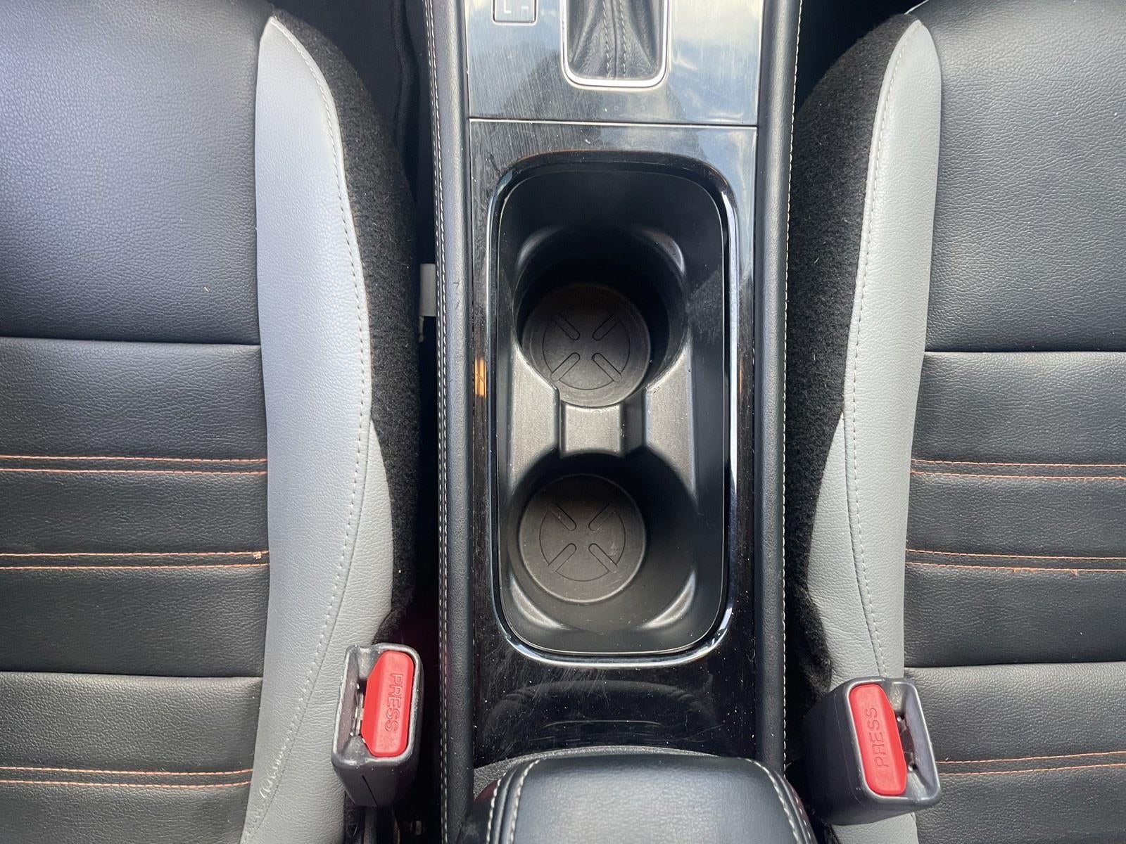 2022 Nissan Kicks SR