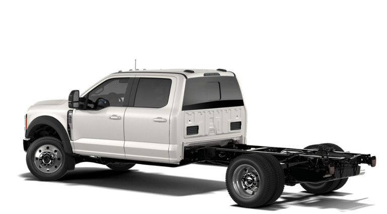 2027 Ford Chassis Cab F-450® LARIAT®