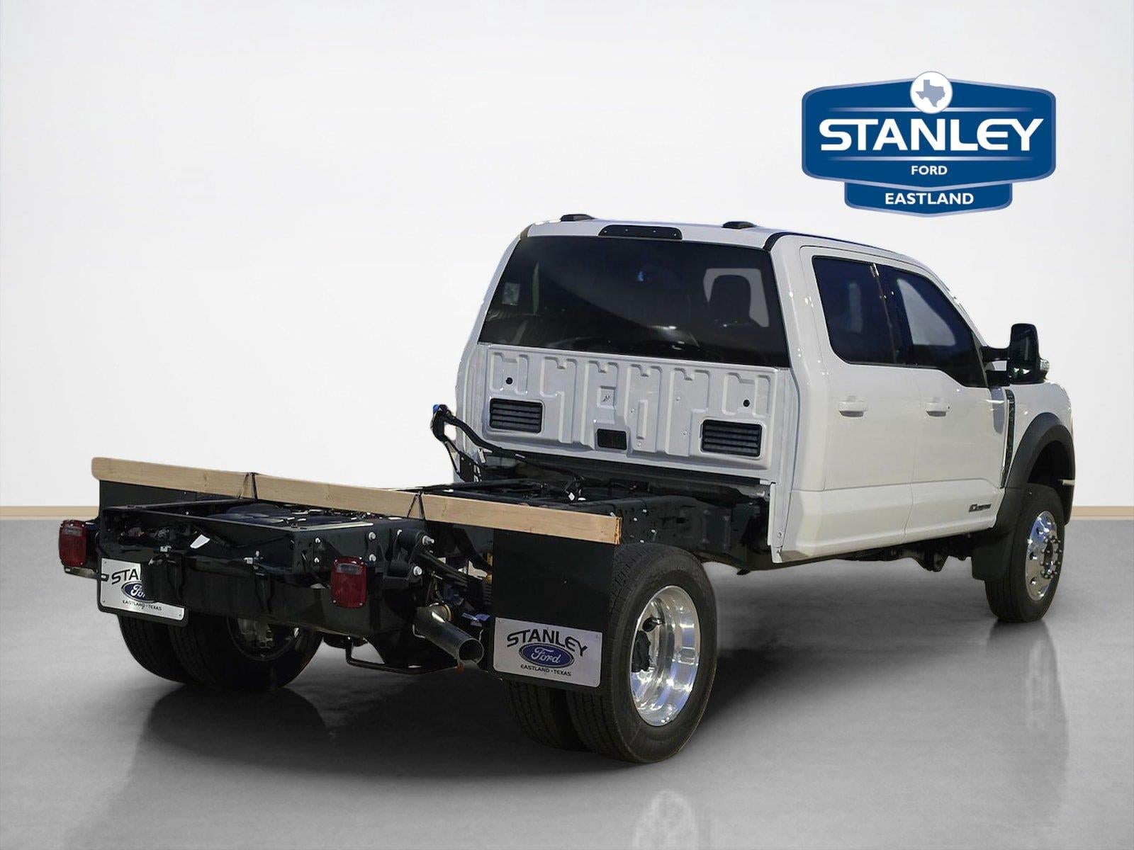 2027 Ford Super Duty F-450 DRW LARIAT