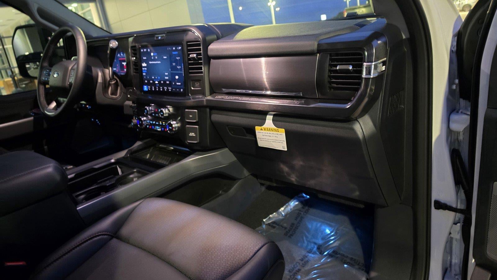 2027 Ford Super Duty F-450 DRW LARIAT