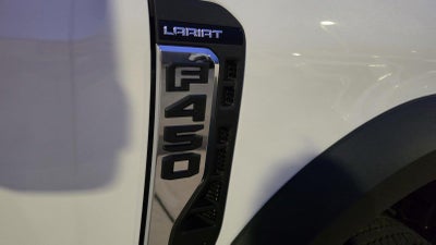 2027 Ford Super Duty F-450 DRW LARIAT