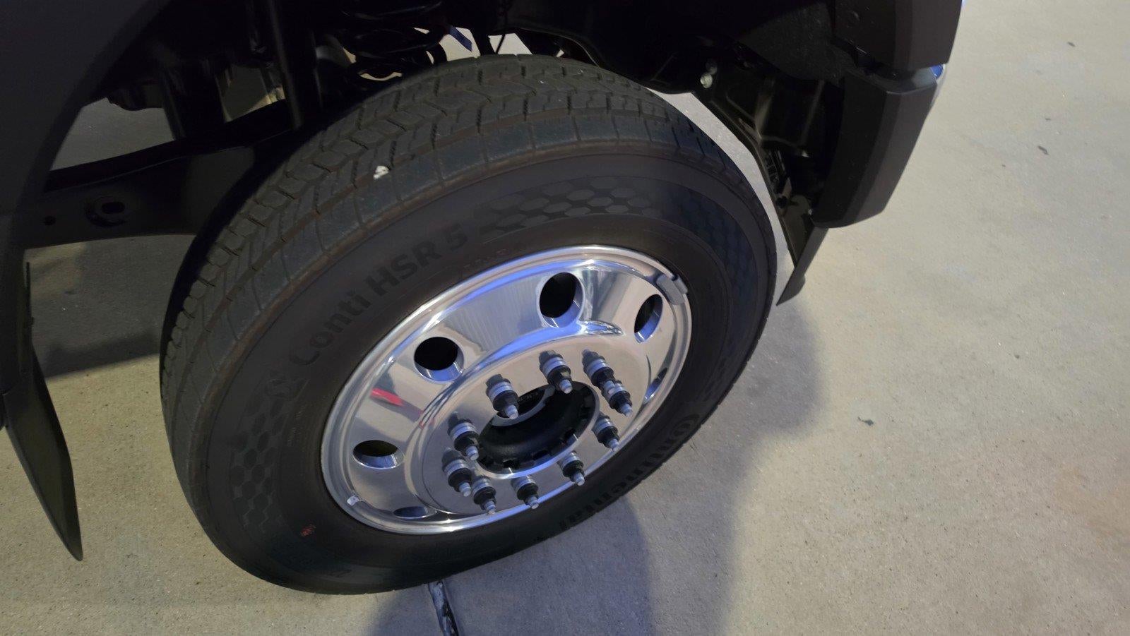 2027 Ford Super Duty F-450 DRW LARIAT