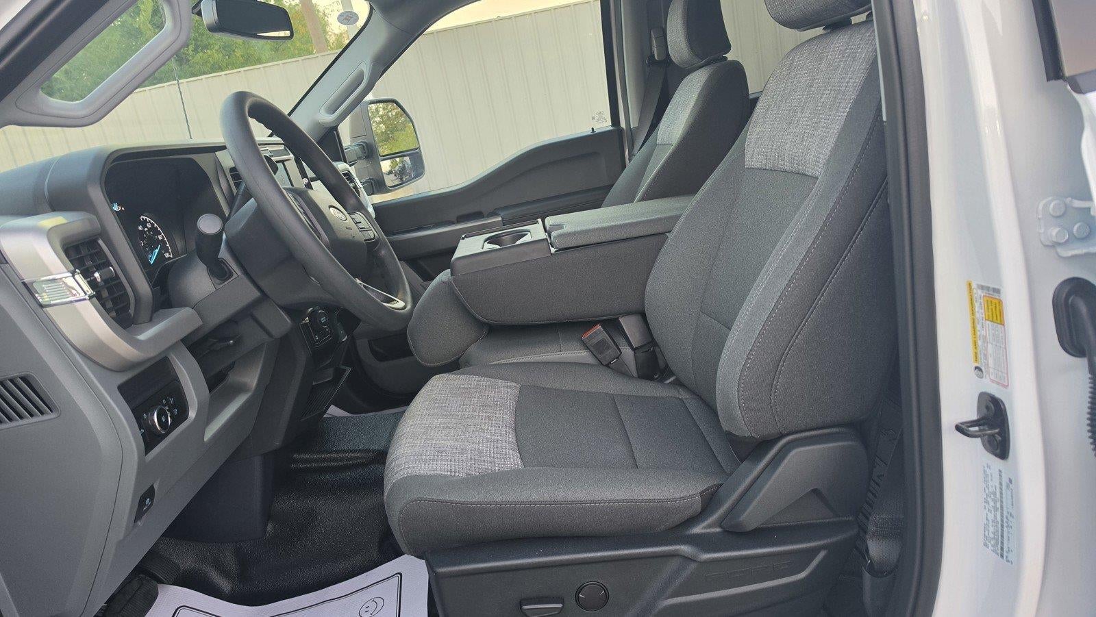 2027 Ford Super Duty F-250 Srw XLT